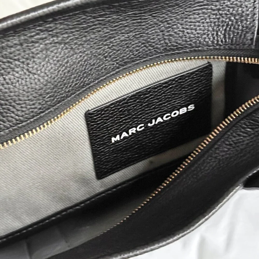 Marc Jacobs The Small Leather Tote Bag w an Extra strap - Picture 12 of 15
